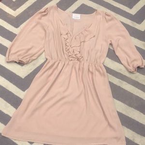 Blush ruffle v neck dress 👗